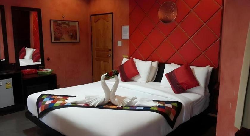Tanisa Resort Chumphon Esterno foto