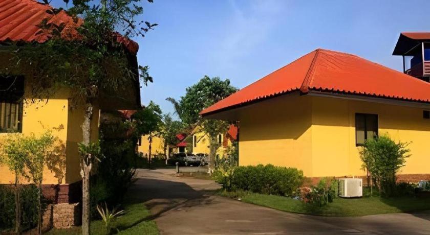 Tanisa Resort Chumphon Esterno foto